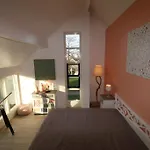 Ooghduyne 33 جوليانادورب